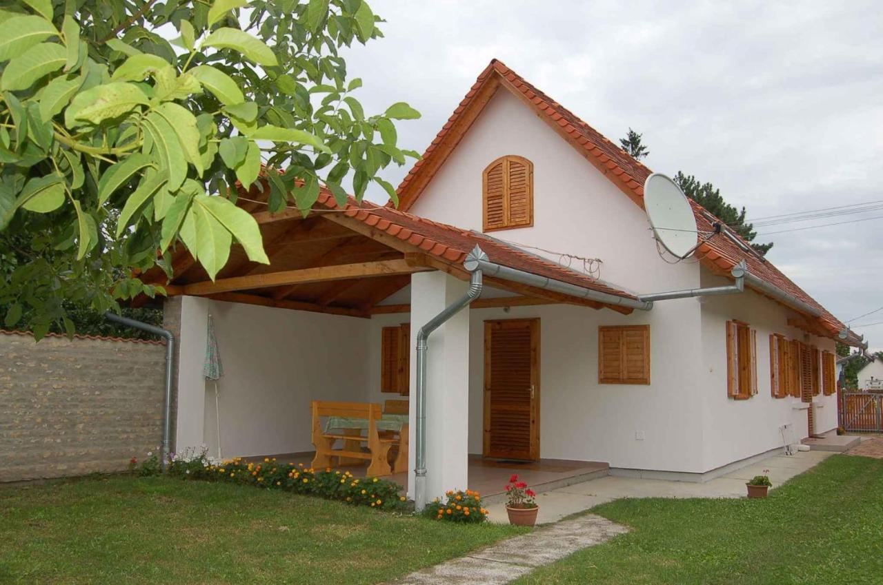 Apartment Balatonbereny 8 Exterior photo
