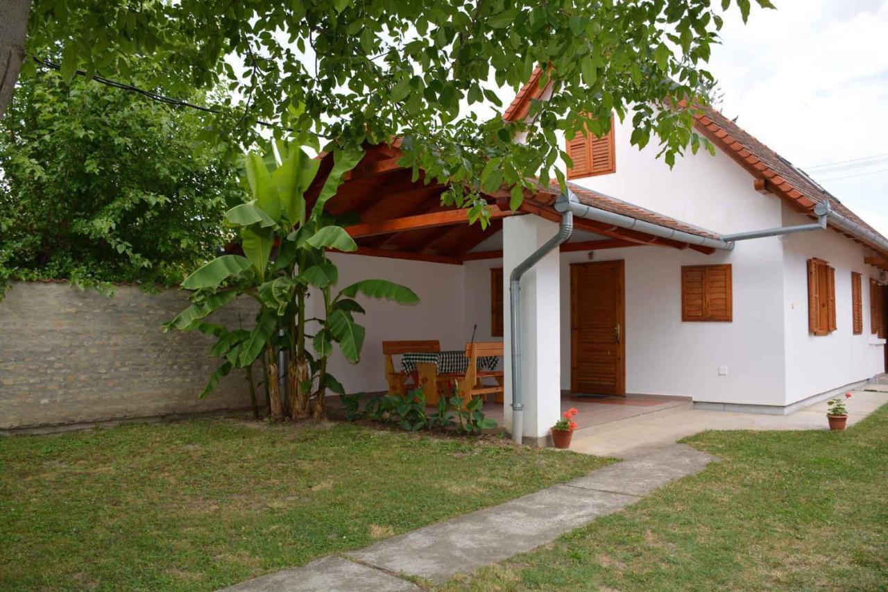 Apartment Balatonbereny 8 Exterior photo